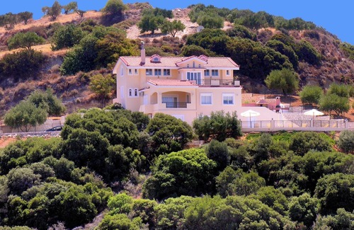 Skotino Villa | Luxurious Private Villa with Private Pool and Sea Views- 6 min drive from beach