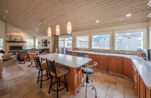 Okanagan-Similkameen House | Luxurious Quail Crossing Residence at Apex Mountain Resort