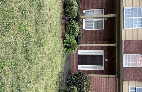 Town Center House | Luxurious Quiet Neighborhood