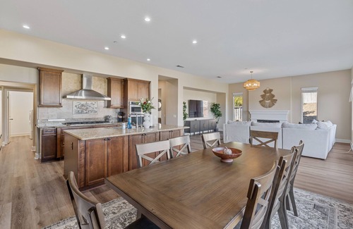 San Diego House | Luxurious Redesigned Home in a Prestigious Neighborhood