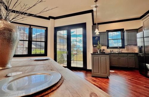 Rogers House | Luxurious Remodeled 2BR/3BED Bentonville NWA/Walmart HO Area