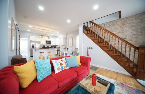 Delta House | Luxurious Renovated Gem in Convenient Location!