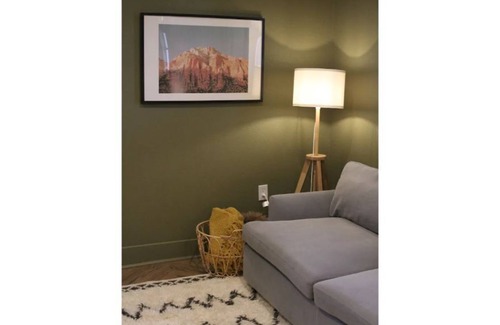 Burleson House | Luxurious Retreat for creatives/comfort seekers!