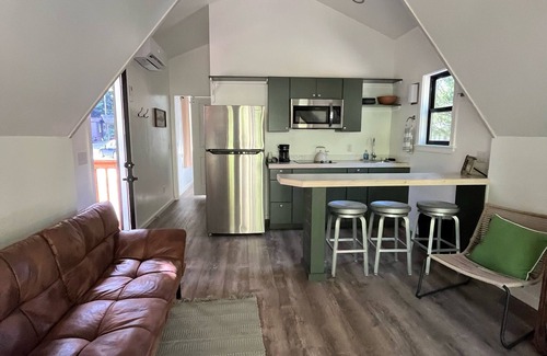 Lowell Cabin | Luxurious River Front Cabin