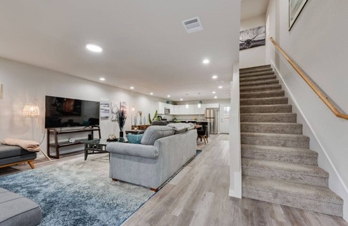 Fort Worth House | Luxurious River Home near Lockheed/FW Stockyards