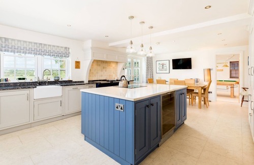 Tiddington House | Luxurious Riverside 4Bed Family Home, Tiddington | Pass The Keys