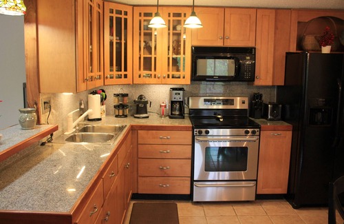 Bakersville Cottage | Luxurious Romantic Blue Ridge Mt retreat w/trout creek/pond/Roan Mt. view