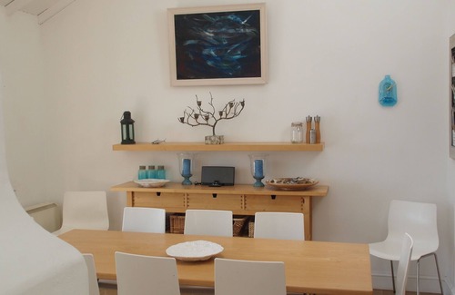 Pembroke House | Luxurious seaside house with spectacular sea views, 3 minute walk to sandy beach