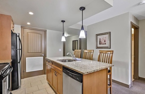 Copperstone Resort Condo | Luxurious Secluded 2BR Condo w/Mountain View