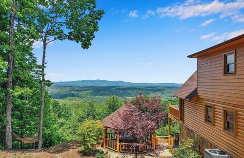 Blue Ridge Cabin | Luxurious, Secluded Cabin, with Gazebo Covered Hot-tub + Amazing View