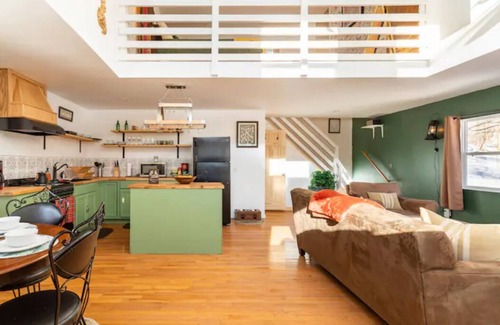 Catskill Cabin | Luxurious Serene Loft Cabin with Hot-Tub in the Heart of the Catskills