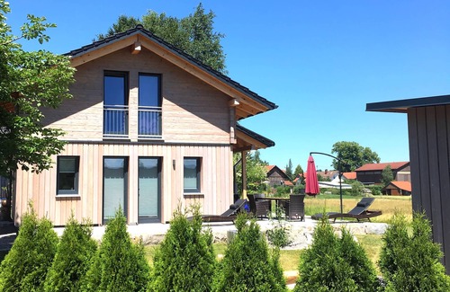 Aitrang House | Luxurious solid-wood house with pool and sauna for 4 people in Allgäu