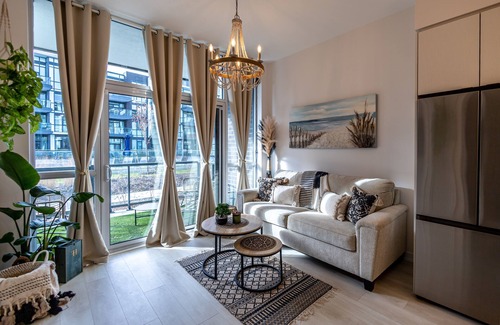 Big Bay Point Condo | Luxurious Stay at Friday Harbour Resort Lake Simcoe
