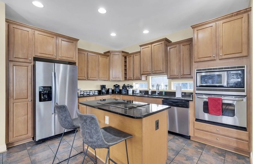 Ashburn House | Luxurious Stylish 5BD+Office/13Mins IAD Airport