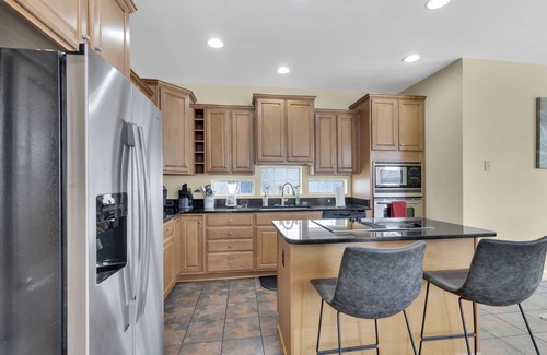 Ashburn House | Luxurious Stylish 5BD+Office/13Mins IAD Airport