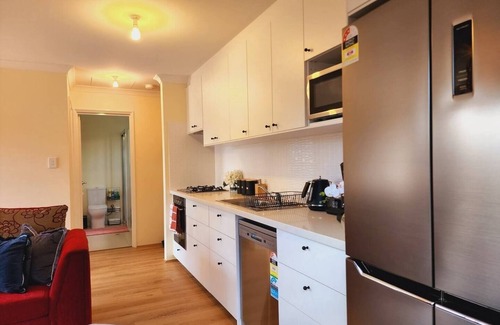 Coolbellup Apartment | Luxurious & Stylish home - 10 Mins from Freemantle & Fiona S. Hosp & Murdoch Uni