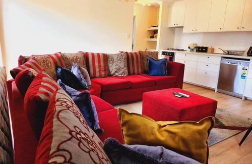 Coolbellup Apartment | Luxurious & Stylish home - 10 Mins from Freemantle & Fiona S. Hosp & Murdoch Uni