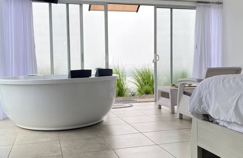 Tilaran Bed & Breakfast | Luxurious suites that submerse you in the majestic energy of Lake Arenal