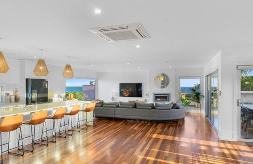 Ocean Grove House | Luxurious Terrace Hideaway with a Heated Pool