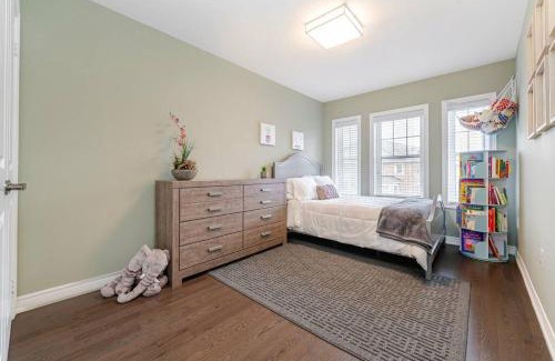 Bolton House | Luxurious Town Home in Bolton w. Hotub