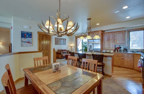 Bear Crossing House | Luxurious Town home with mountain views, private decks and spacious floor plan