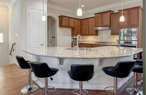 George Bush Park/Eldridge House | Luxurious Townhome near Galleria Mall