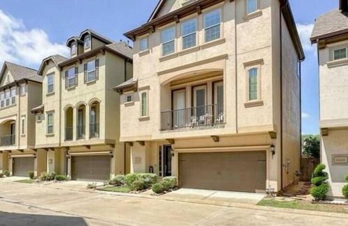 George Bush Park/Eldridge House | Luxurious Townhome near Galleria Mall