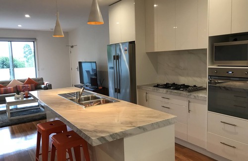 Doncaster House | Luxurious Townhouse 2BR 2.5BATH