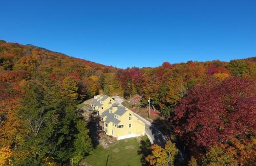 Central Vermont- Killington Apartment | Luxurious Trailside Village One Bedroom Condo #1