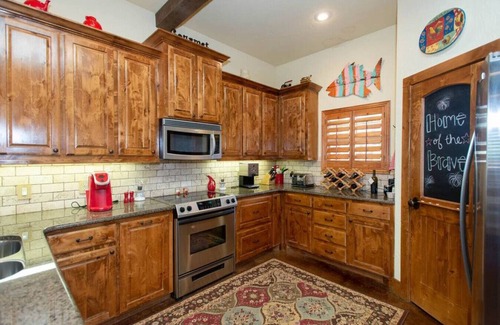Carolyn Estates House | Luxurious, Tranquil, 4BR Lakefront Villa