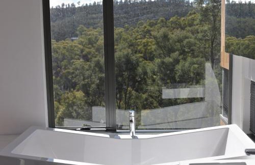 Geilston Bay House | Luxurious, Tranquil and Private
