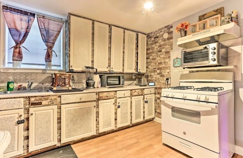 Newark Apartment | Luxurious Tranquil Home-10 minutes downtown