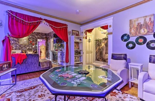 Newark Apartment | Luxurious Tranquil Home-10 minutes downtown