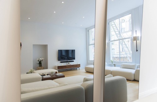 SoHo Apartment | Luxurious Tribeca Loft w/private elevator accessn