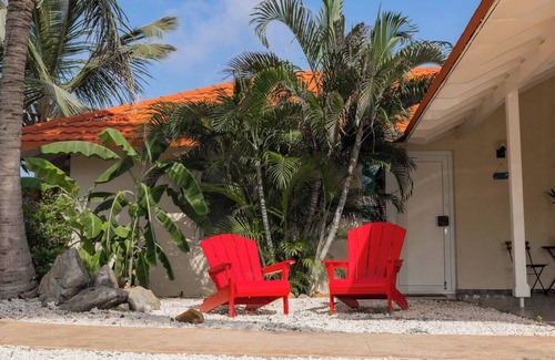 Alto Vista Villa | Luxurious Tropical Villa Prikichi with Pool & Apt