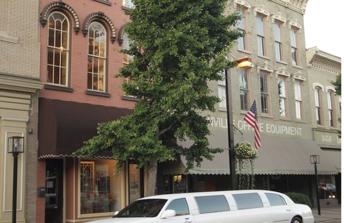 Danville Apartment | Luxurious Two Bedroom Loft Apartment in the Heart of Downtown Danville KY!