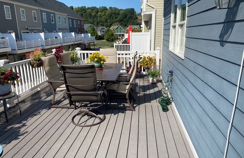 Oakmont House | Luxurious U.S. Open 4-bedroom townhome near Oakmont Country Club