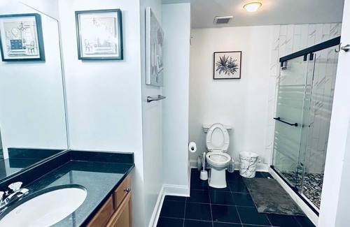 Lindbergh Condo | Luxurious Unit near Lenox