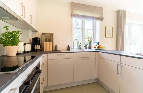 Borgsum House | "Luxurious vacation apartment in Borgsum: relaxation and adventure await!"