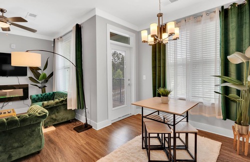 Northeast Raleigh Apartment | Luxurious Vibrant Stay with all Amenities