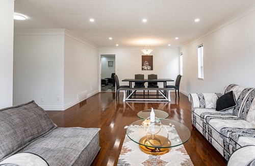 Townline Hill House | Luxurious villa