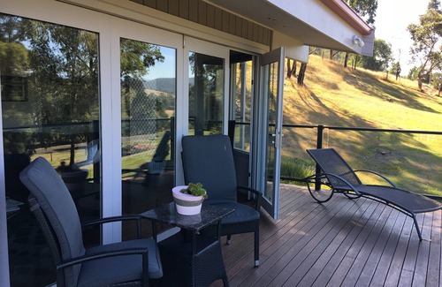Yarra Glen Villa | Luxurious villa for couples retreat - panoramic views, gas fire, spa bath