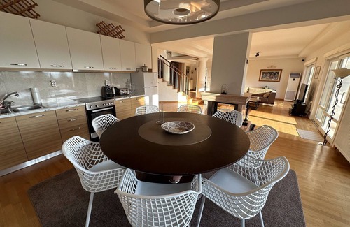 Artemida Villa | Luxurious villa w/pool,ideal for exploring the city the mountain & the sea! n