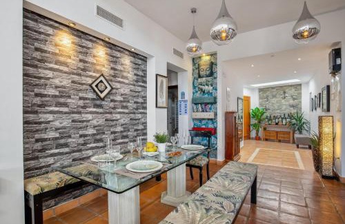 Caserio Los Tarquinos Villa | Luxurious Villa in Baos y Mendigo, Spain - Perfect for Families and Groups