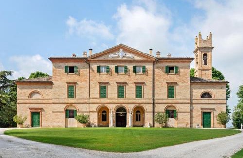 Centofinestre Villa | Luxurious Villa in Filottrano with Swimming Pool