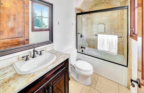 Encino Villa | Luxurious Villa in the Perfect Location