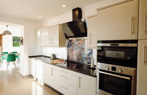 Priego de Cordoba Villa | Luxurious villa nestled amongst olive groves with stunning mountain views.