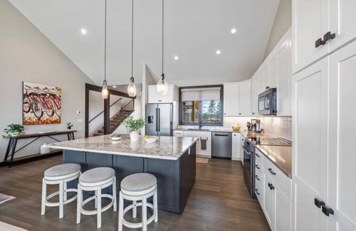 Montrose Villa | Luxurious Villa on Bridges golf course, only an hour from Telluride