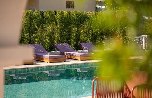 Quarteira Villa | Luxurious Villa - Pool, Hot Tub, Cinema and Golf