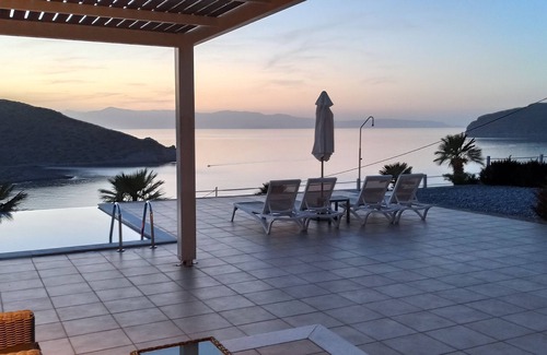 Pefki Villa | Luxurious Villa Tholos Crete